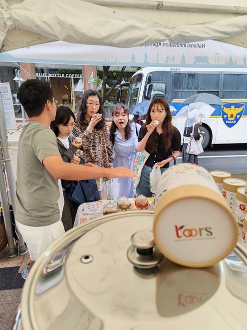 Korean visitors at the Toors booth, Sawasdee Seoul 2026
